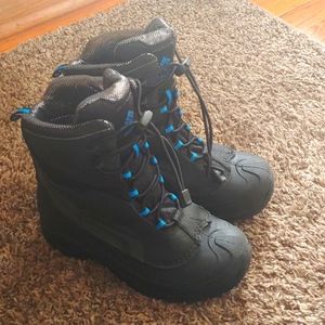 Columbia size 4 boys winter boots